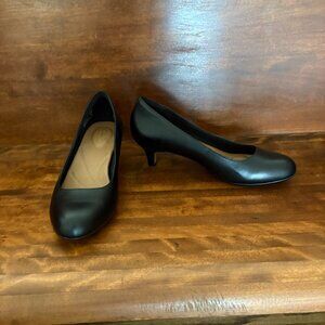 Clarks Heavenly Shine Women's Black Leather Pumps Dress Heels Size 8